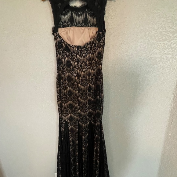 Beautiful Party Dress - Picture 4 of 5